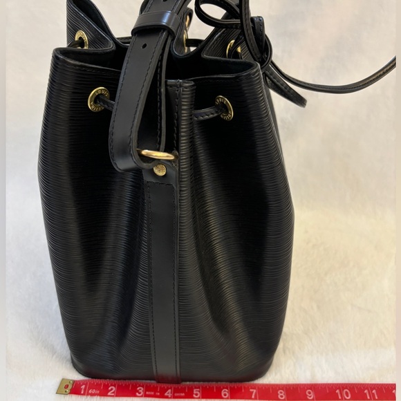 Authentic Louis Vuitton Epi Petit Noe in Black - Picture 4 of 15
